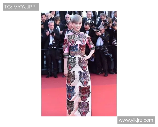 足球明星时尚包包高清图片欣赏展现个性与风格的完美结合